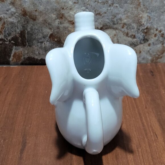 Vintage White Pottery Ceramic Elephant Creamer Pitcher - Picture 12 of 12